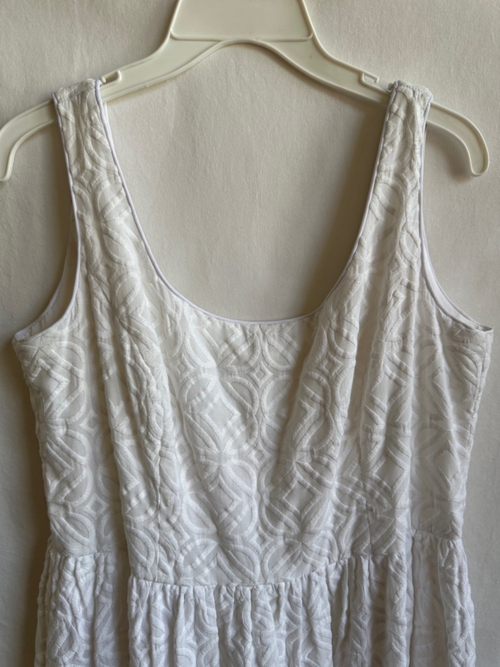 Donna Morgan white sleeveless embroidered dress with pockets, size 12 - Picture 3 of 8